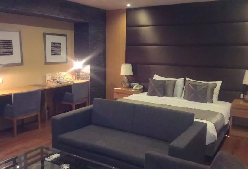 Udman Hotel Panchshila Park