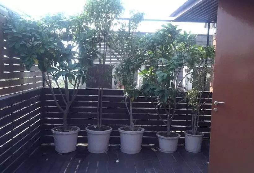 Udman Hotel Panchshila Park