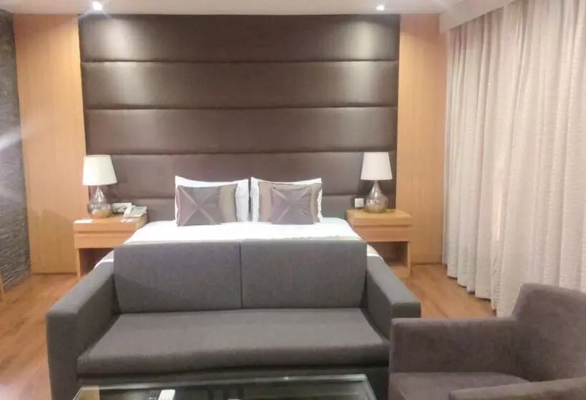 Udman Hotel Panchshila Park