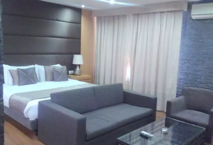 Udman Hotel Panchshila Park