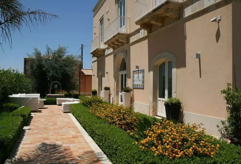 בית מלון כפרי Villa Fanusa