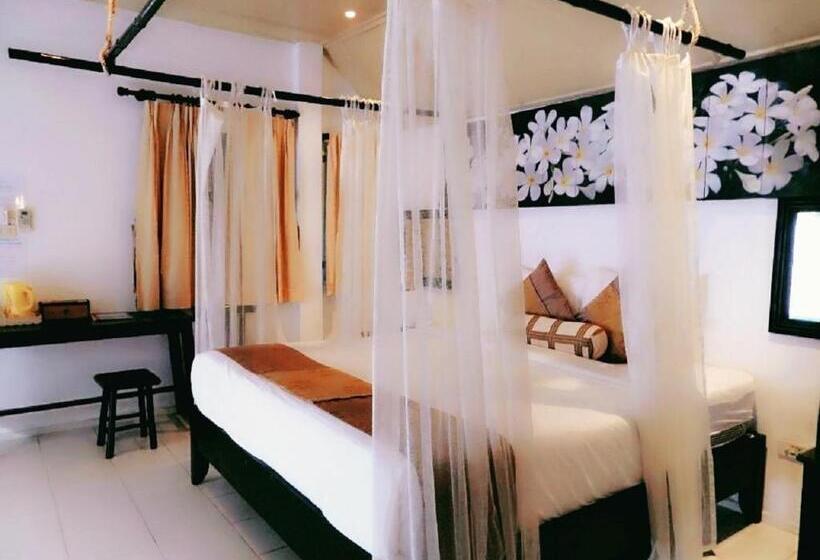 استراحتگاه Lawana Escape