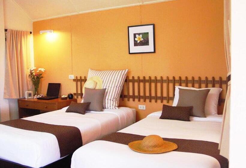 استراحتگاه Lawana Escape