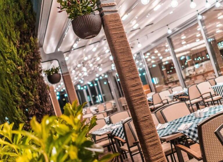 Astoria Hotel All Inclusive & Private Beach