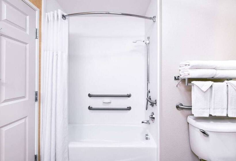 هتل Baymont By Wyndham Denver International Airport