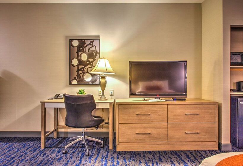 فندق Best Western Plus Media Center Inn & Suites