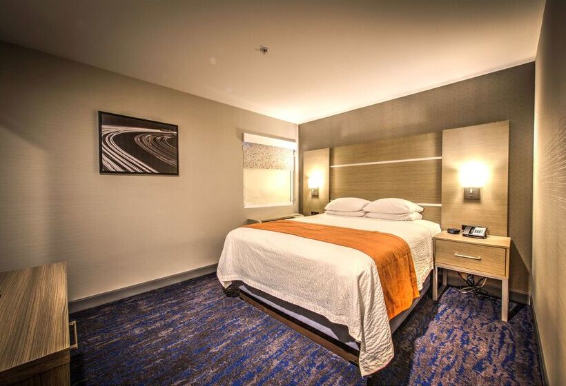 فندق Best Western Plus Media Center Inn & Suites