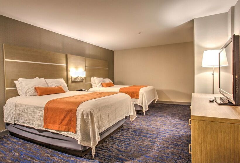 فندق Best Western Plus Media Center Inn & Suites