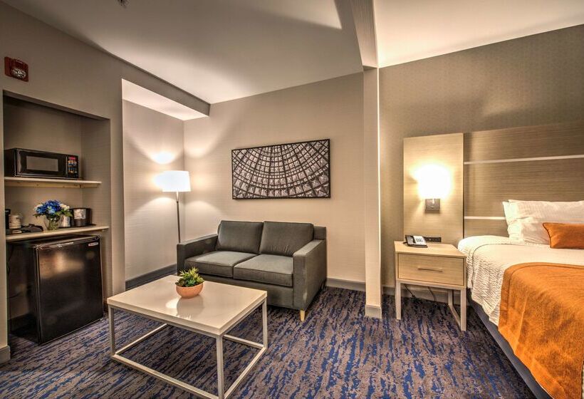 فندق Best Western Plus Media Center Inn & Suites