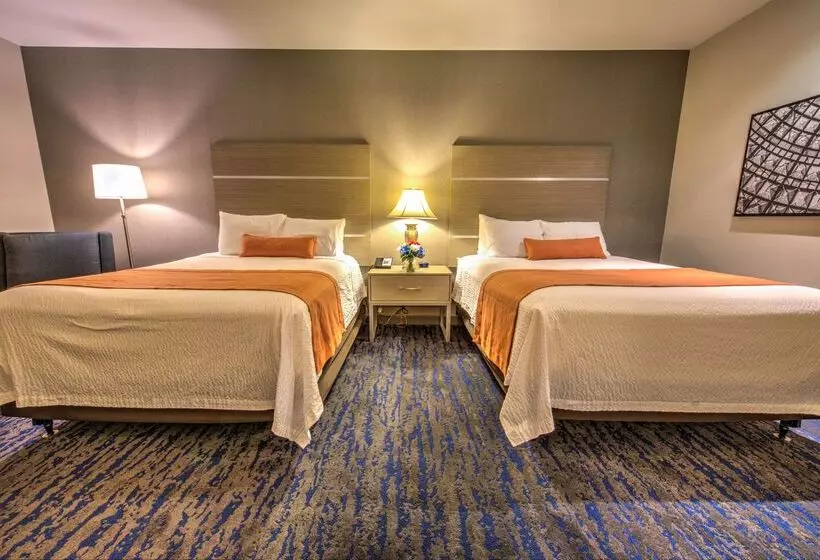 هتل Best Western Plus Media Center Inn & Suites