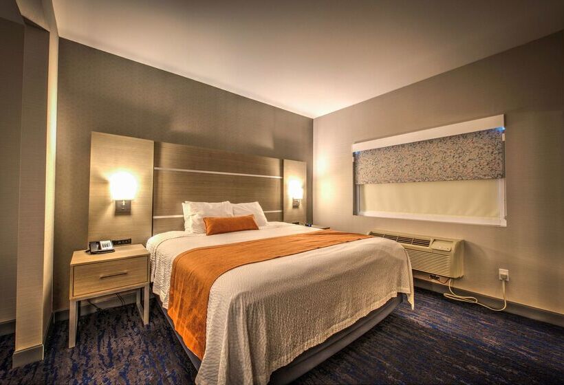 فندق Best Western Plus Media Center Inn & Suites