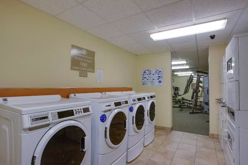 هتل Candlewood Suites Richmond Airport, An Ihg