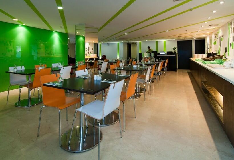 בית מלון כפרי Citin Masjid Jamek By Compass Hospitality