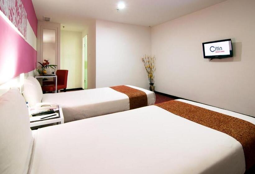 בית מלון כפרי Citin Masjid Jamek By Compass Hospitality