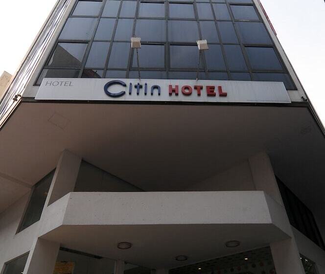 בית מלון כפרי Citin Masjid Jamek By Compass Hospitality