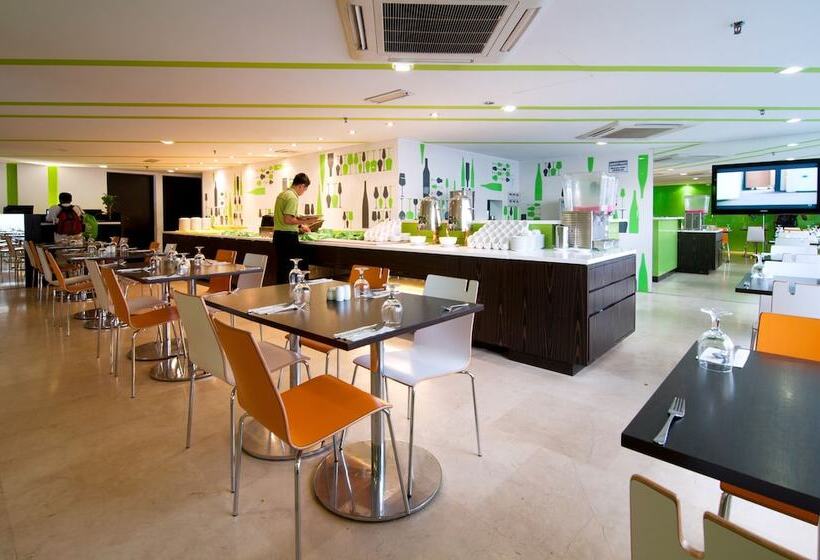 בית מלון כפרי Citin Masjid Jamek By Compass Hospitality