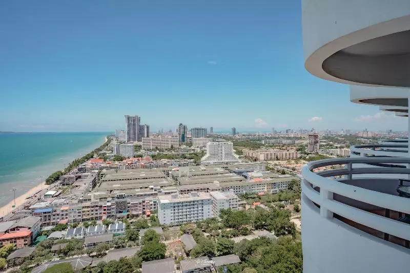 Отель D Varee Jomtien Beach Pattaya