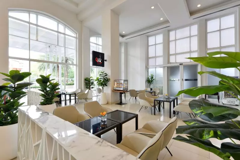 Отель D Varee Jomtien Beach Pattaya