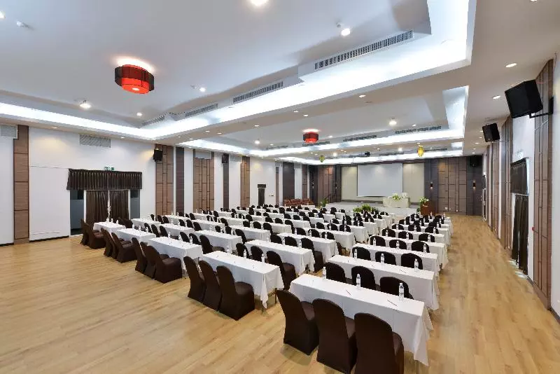 Отель D Varee Jomtien Beach Pattaya