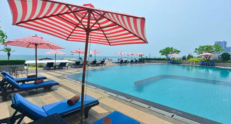 Отель D Varee Jomtien Beach Pattaya