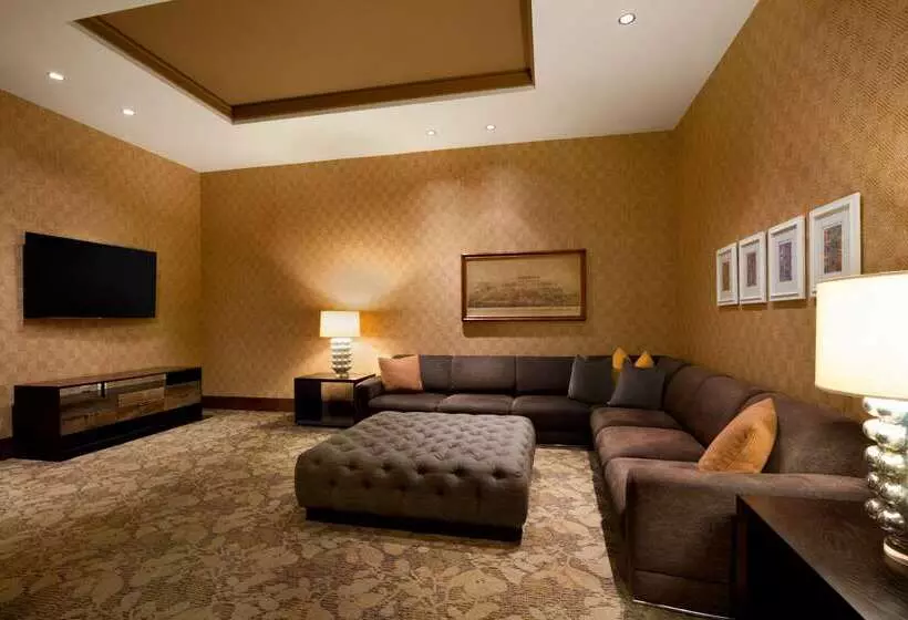 هتل Homewood Suites By Hilton Baltimore Inner Harbor