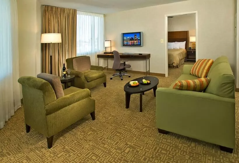 هتل Homewood Suites By Hilton Baltimore Inner Harbor