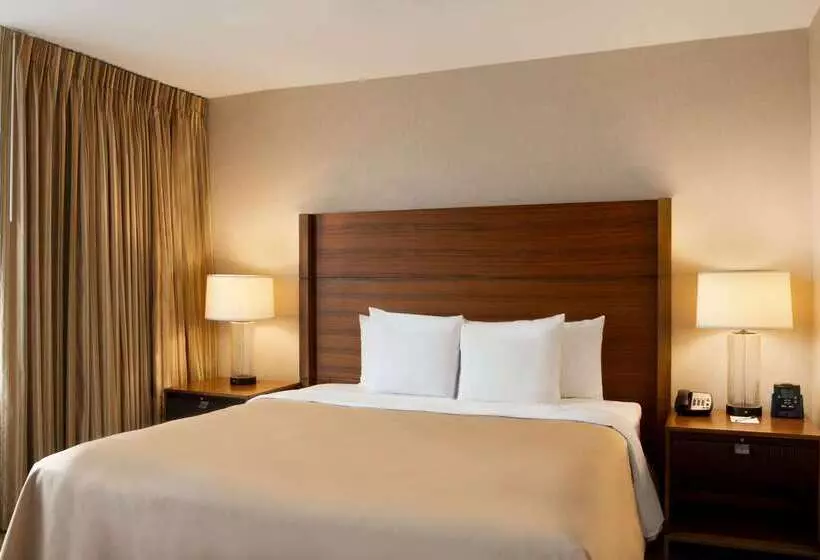 هتل Homewood Suites By Hilton Baltimore Inner Harbor