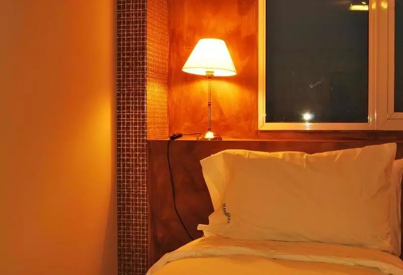 هتل La Rozada Suites