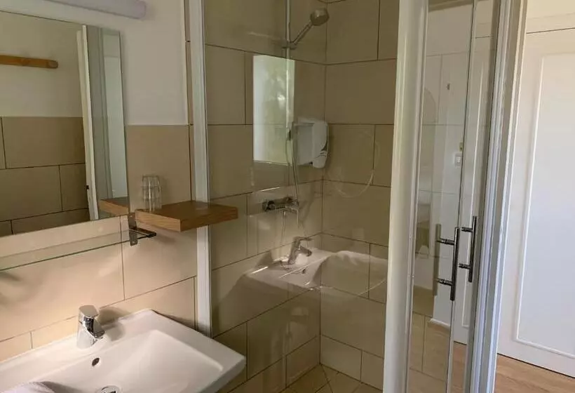 Отель Le Grand Hôtel Ussel   Nouvelle Gérance 2023