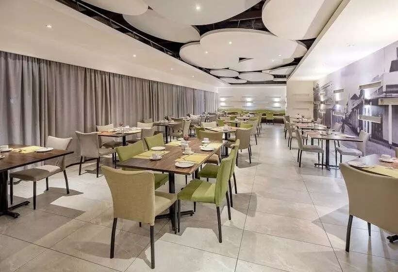 Protea Hotel By Marriott Lusaka Cairo Road