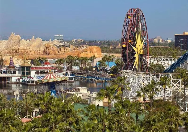 هتل Sheraton Garden Grove  Anaheim South