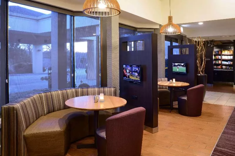 هتل Sonesta Select Kansas City South Overland Park