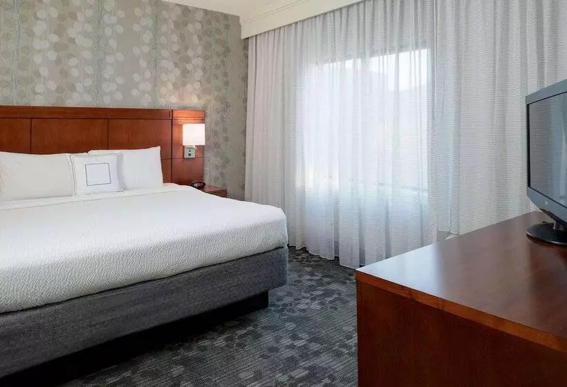 هتل Sonesta Select Kansas City South Overland Park