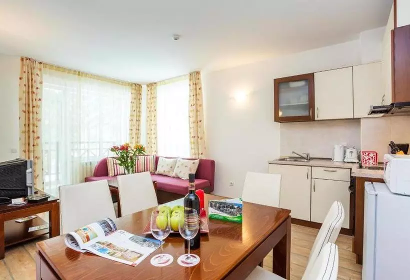 فندق The Stream Resort