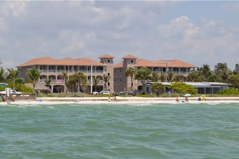 Universals White Cap Beachfront Apartments