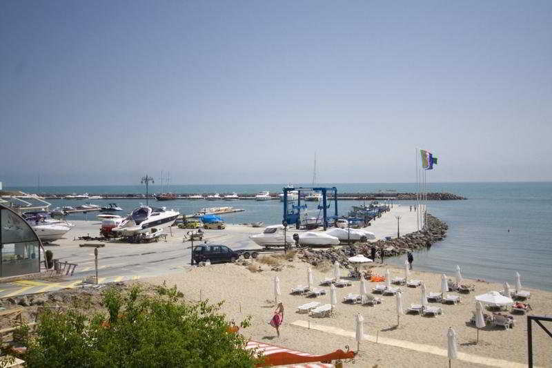 Vega Village Apartment