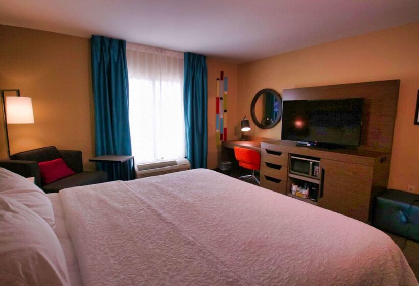 Hampton Inn & Suites Jacksonville   Beach Blvd/mayo Clinic