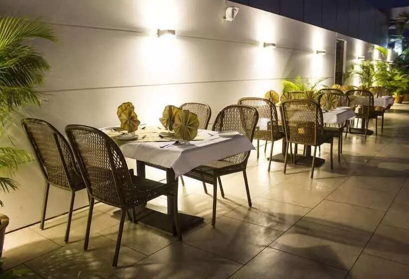 בית מלון כפרי Ambience Executive