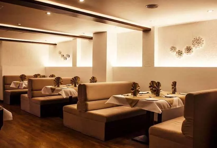 בית מלון כפרי Ambience Executive