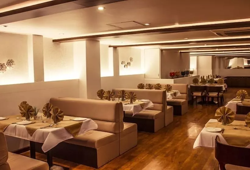 בית מלון כפרי Ambience Executive