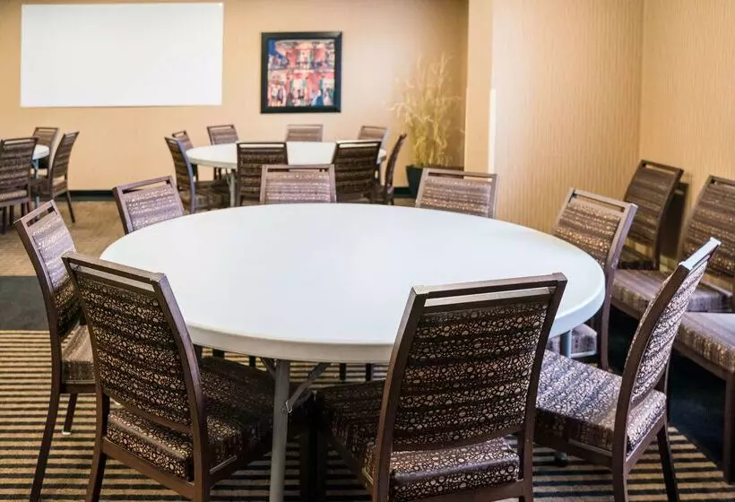 Отель Best Western Plus South Edmonton Inn & Suites