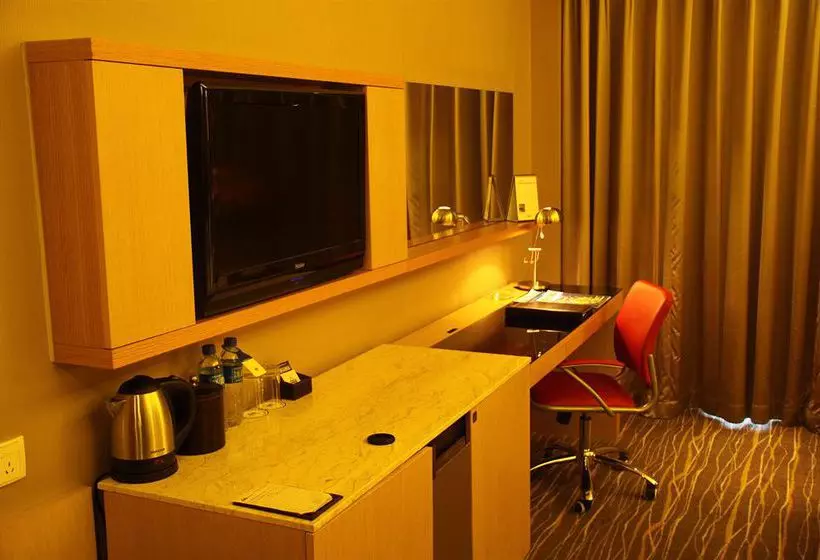 هتل Days Inn Business Place Longwan Beijing