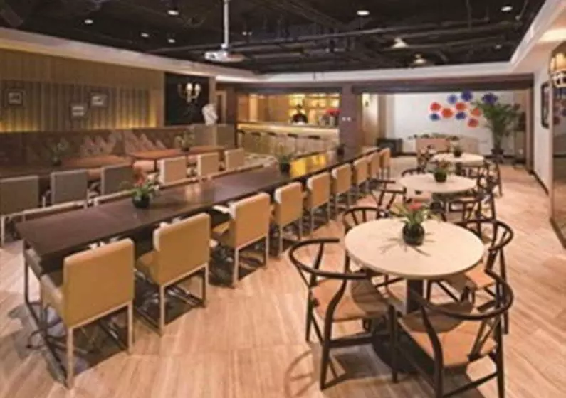 هتل Days Inn Business Place Longwan Beijing