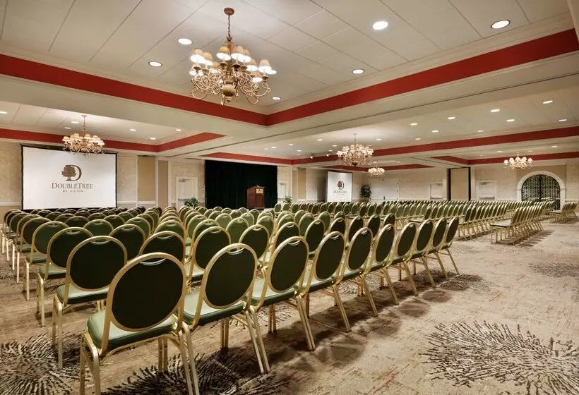 هتل Doubletree Resort By Hilton Lancaster