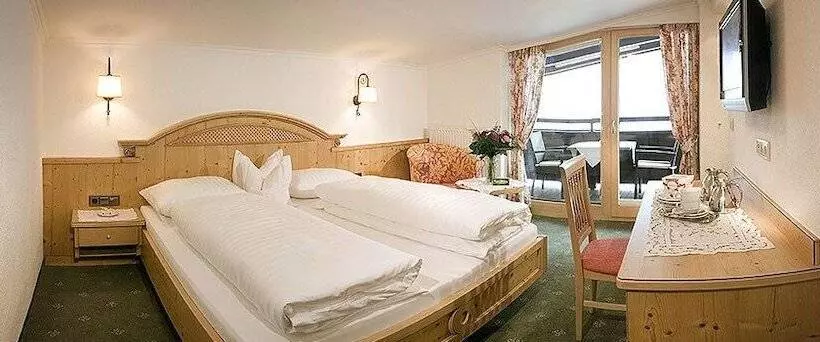 ホテル Garni Jakober