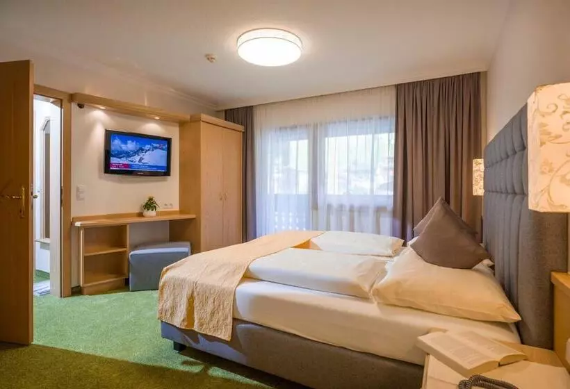 ホテル Garni Jakober