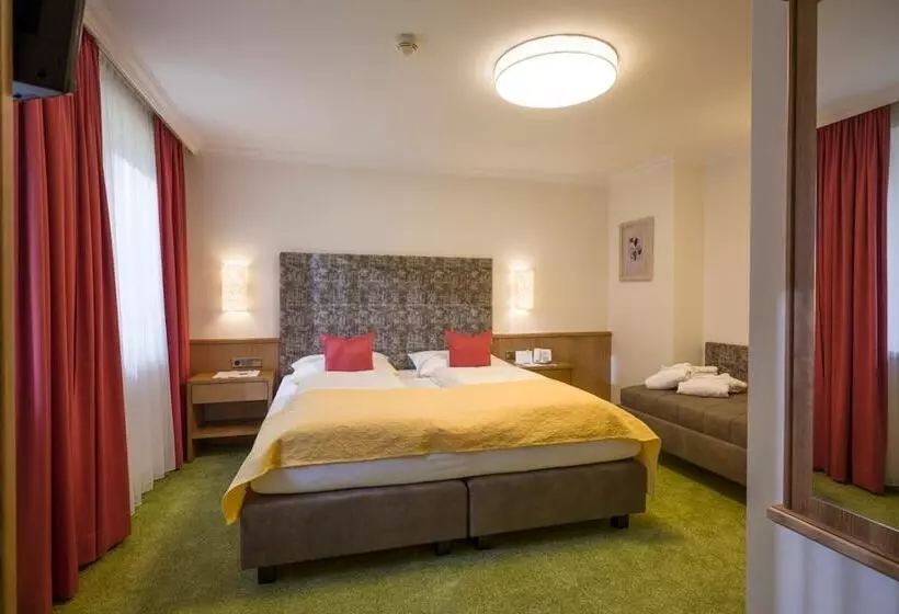 ホテル Garni Jakober