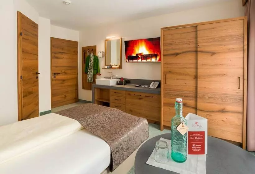 ホテル Garni Jakober