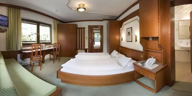 ホテル Garni Jakober