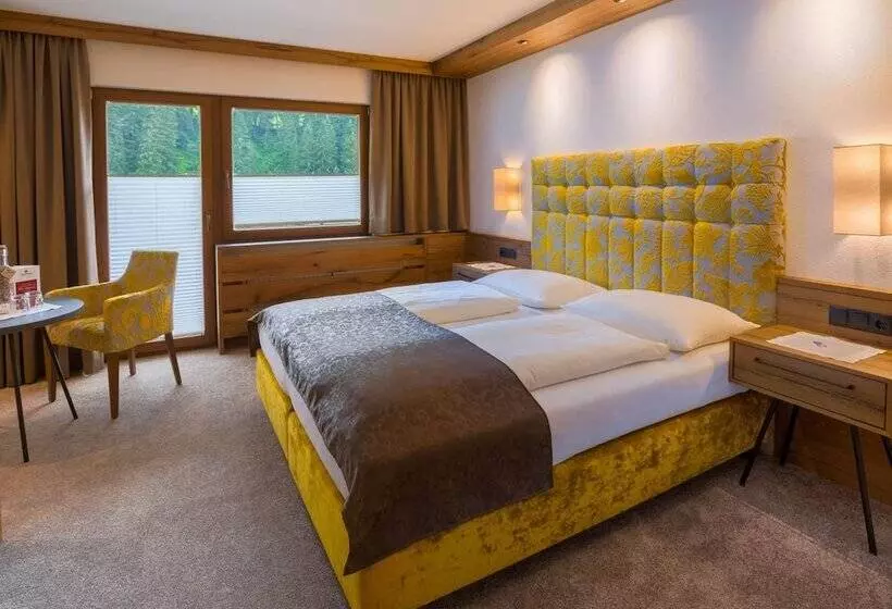 ホテル Garni Jakober